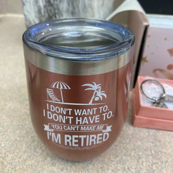 Brand new retirement gift box for her - Picture 9 of 9